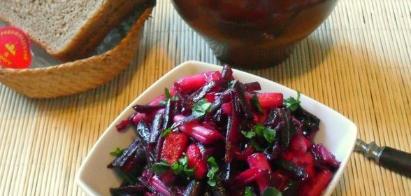 Свекольный салат со стручковой фасолью