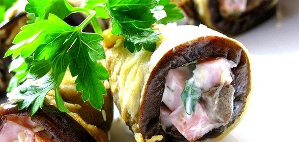 Рулеты с грибами из баклажанов