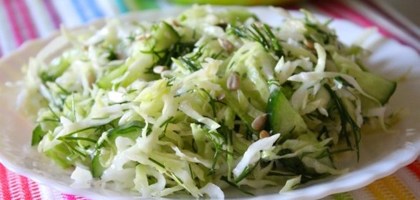 Салат из молодой капусты Хрустящий