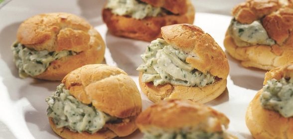 Профитроли с сырным кремом