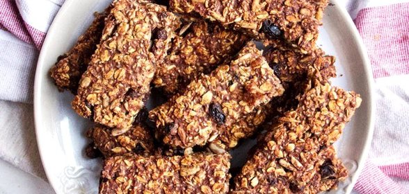 Овсяные батончики с финиками