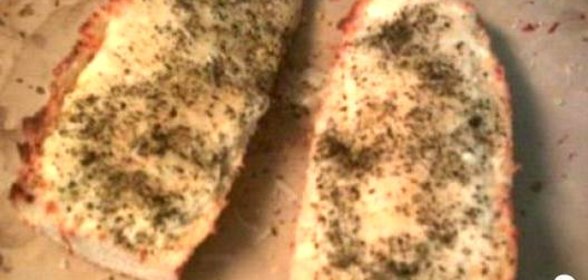 Чесночно-сырный бутерброд