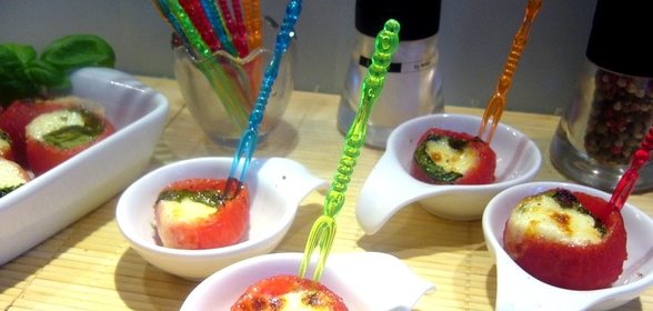 Помидоры, запеченные с моцареллой