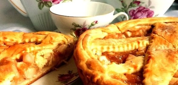 Домашний пирог с яблоками