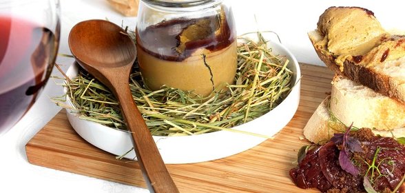 Куриный паштет с желе из вина