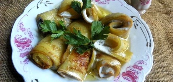 Рулетики из баклажанов с чесноком