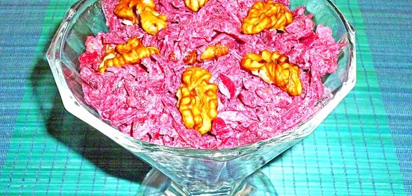 Салат из свеклы с орехами