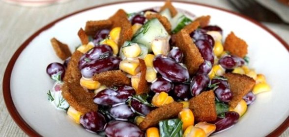 Вегетарианский салат с фасолью