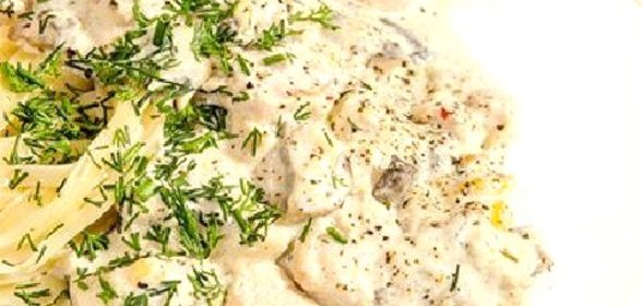 Куриное филе с грибами в сырно-сливочном соусе