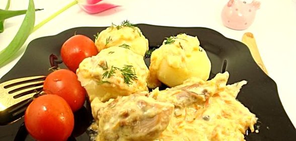 Кролик в сметанном соусе