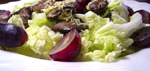 Теплый салат с куриной печенью