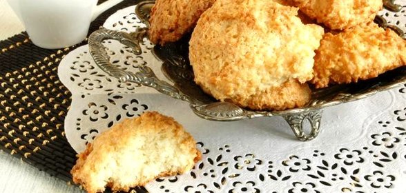 Белковое печенье с кокосовой стружкой