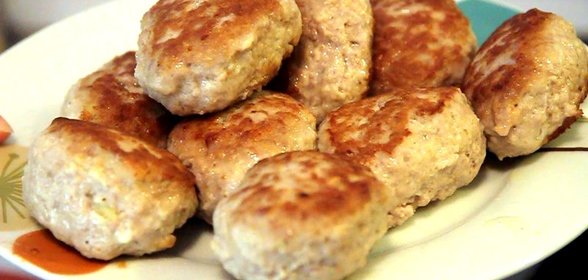 Нежные свиные котлетки с картофелем и овсяными хлопьями