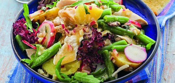 Салат из курицы с фасолью