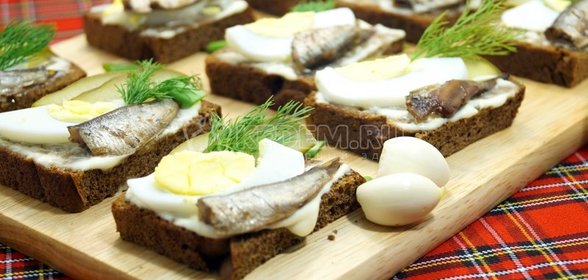 Сандвич с яичной пастой