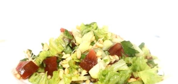 Салат с пророщенной пшеницей