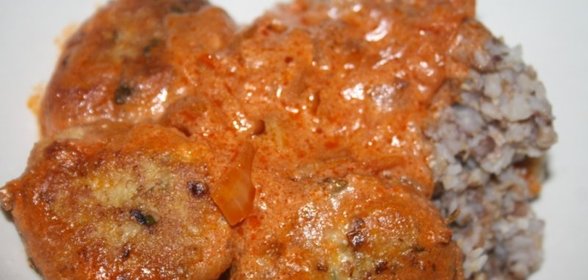 Индюшиные котлетки со вкусной подливой