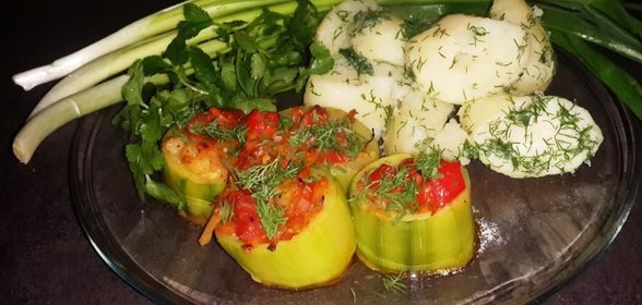 Овощное рагу в кабачках