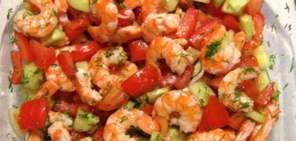 Овощной салат с креветками