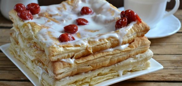 Торт из слоеного бездрожжевого теста