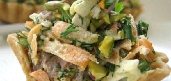 Корзиночки с мясным салатом