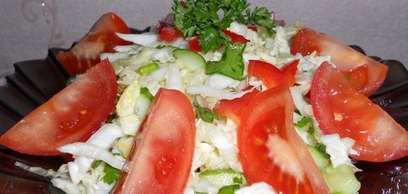 Салат из пекинской капусты с помидорами