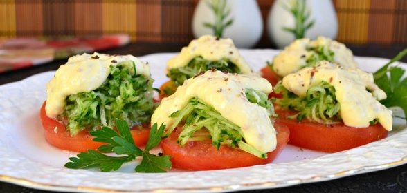 Закуска-салат из помидоров и огурцов