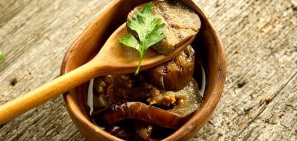 Жареные баклажаны с чесноком и мятой
