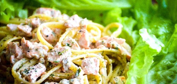 Итальянская паста с семгой в чесночно-сливочном соусе