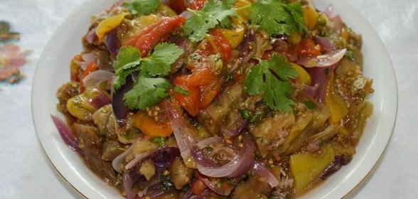 Армянский салат из печеных овощей