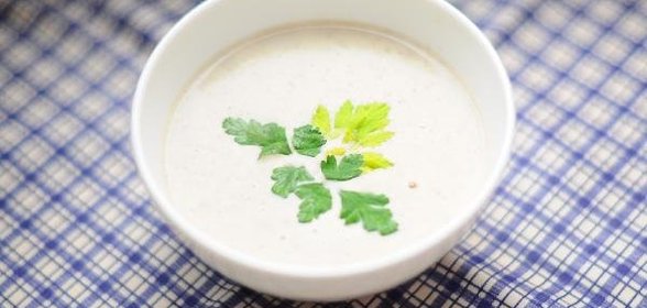 Сырный крем-суп с грибами и сельдереем