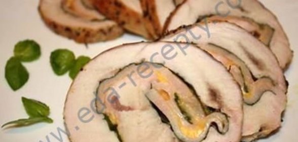 Рулет из индейки в духовке
