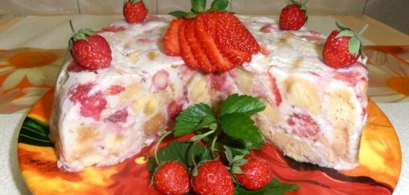 Клубнично-банановый торт