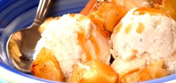 Ананасы на гриле с вареной сгущенкой и ликером Калуа