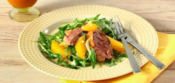 Теплый салат из утки