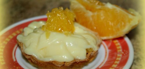 Корзиночки с заварным кремом и апельсинами