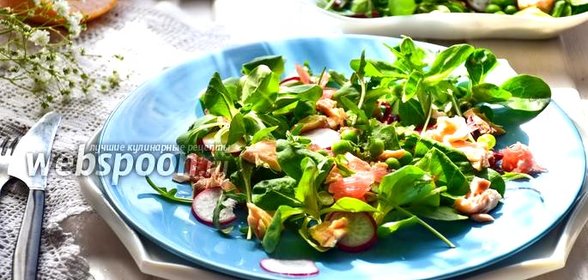 Салат из красной рыбы и зелёного горошка