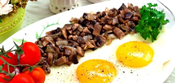 Яичница с грибами