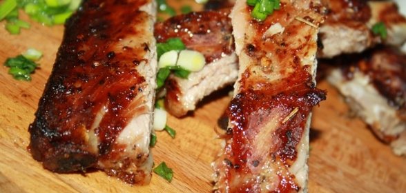 Томленые свиные ребрышки