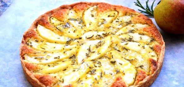 Грушевый пирог с розмарином