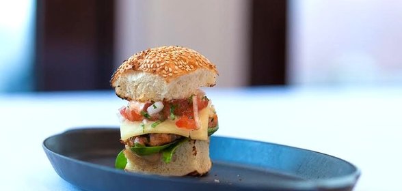 Бургер из норвежской семги