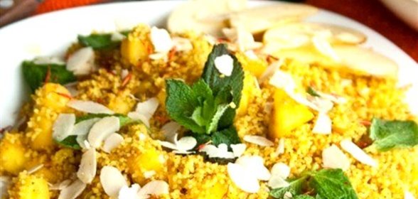Кускус с манго, мятой и куркумой