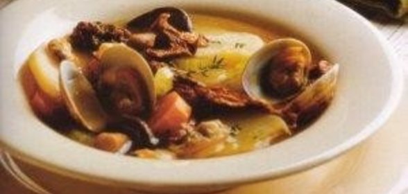 Похлебка с моллюсками, грибами, картофелем