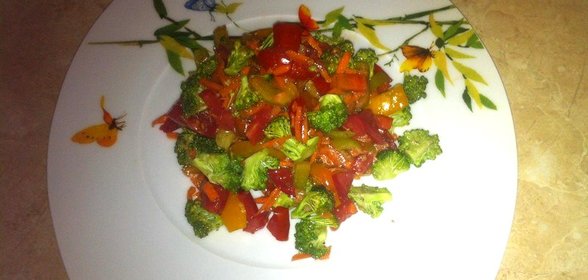 Cалат с брокколи