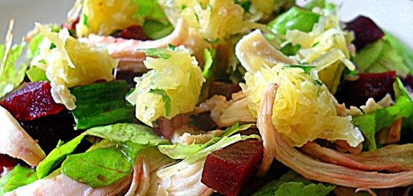Салат с курицей и свеклой
