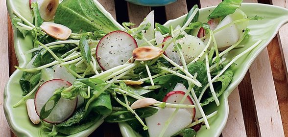 Салат из дыни с огурцом и редисом