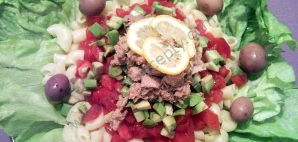 Салат с тунцом и авокадо