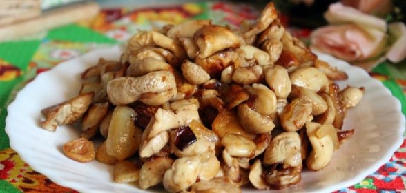 Дождевики жаренные с луком