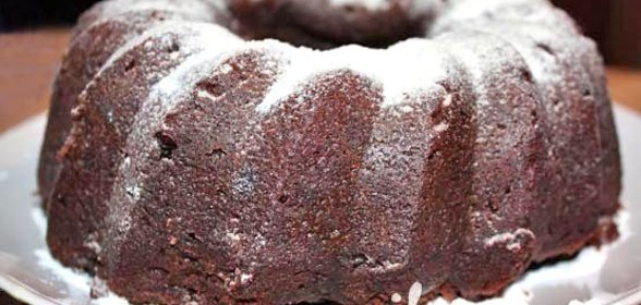 Шоколадный кекс с изюмом