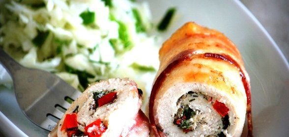 Куриные рулетики в беконе